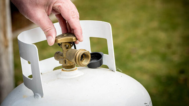 How to Fill a Propane Tank 1